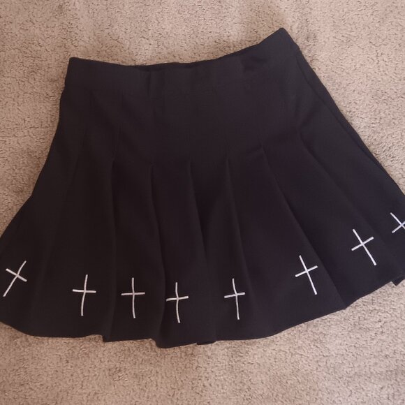 Gothic pleated mini skirt - Picture 1 of 3